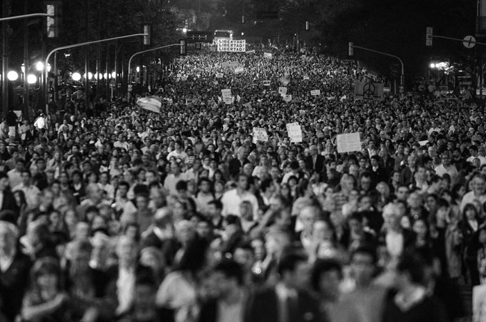 argentina-protestas-revista-achtung-internaciona-2l