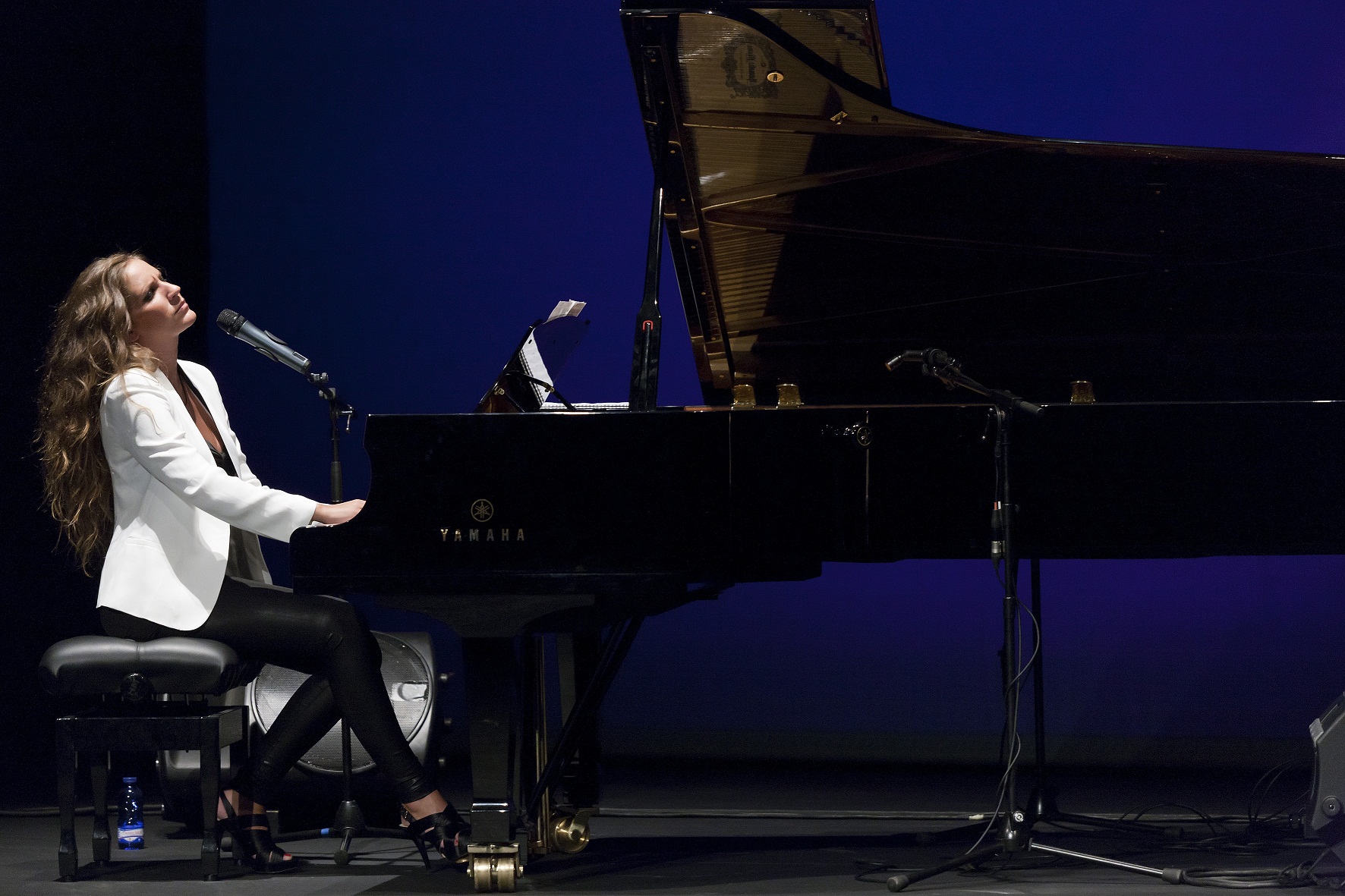 María Toledo, la cantaora y pianista presenta ‘Magnética’ en el Teatro Álcazar de Madrid