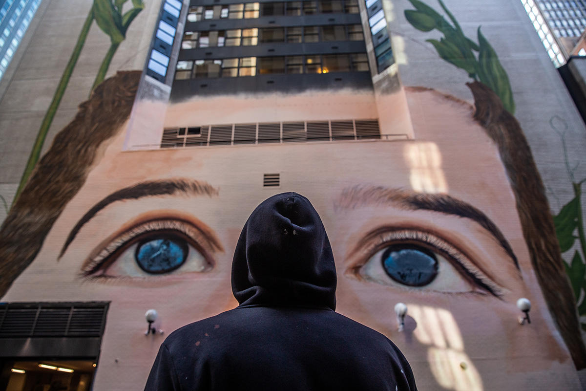 Jorge Rodriguez-Gerada contra la esclavitud y trata infantil en el mayor mural de Nueva York