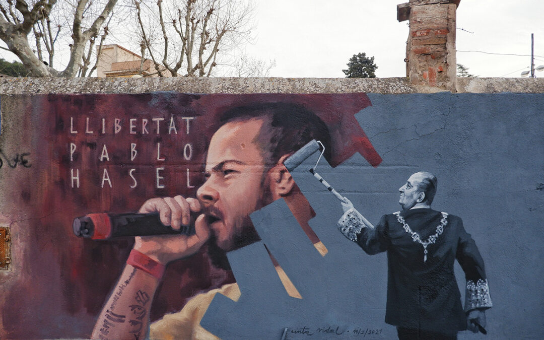 Graffitis por la libertad de Pablo Hasél en Parque Tres Chimeneas Barcelona