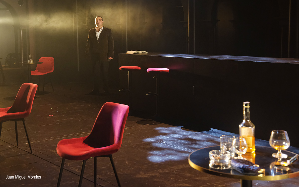 El Teatro Central acepta el desafío de “El día del Watusi” la novela desbordada de Francisco Casavella