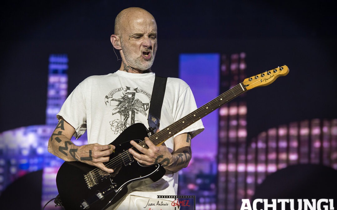 Moby convierte la Plaza de España en un templo de melancolía y euforia dance